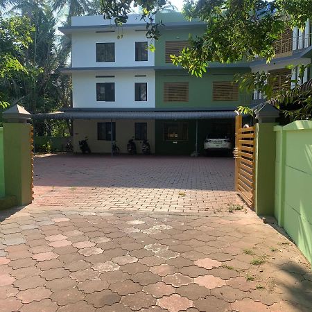 Airavatham Apartments Guruvāyūr Zewnętrze zdjęcie