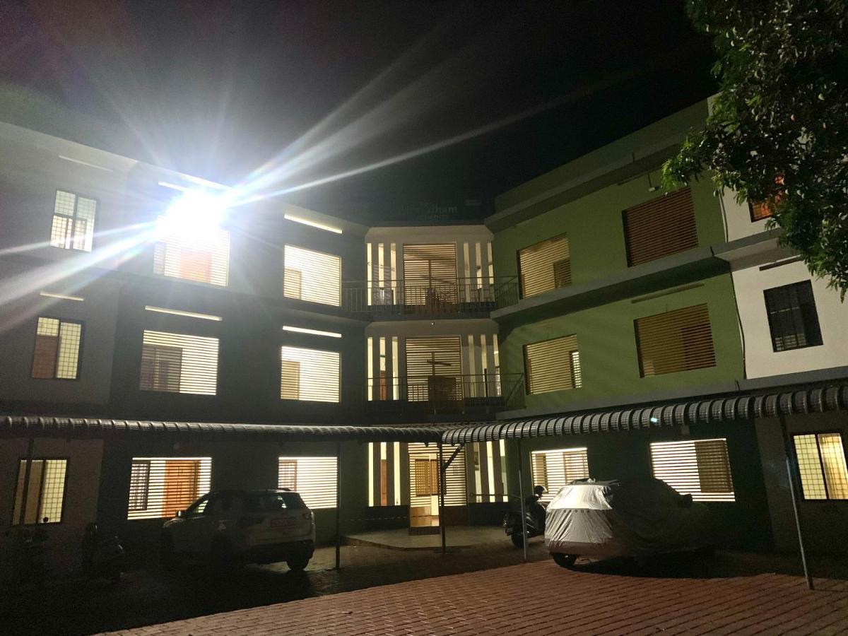 Airavatham Apartments Guruvāyūr Zewnętrze zdjęcie